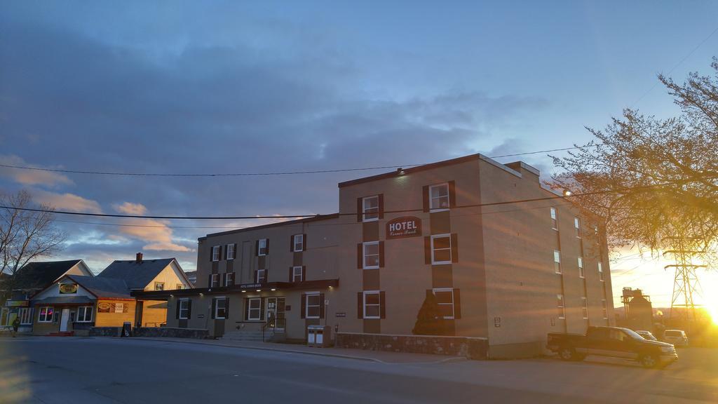 Historic Hotel Corner Brook Eksteriør billede